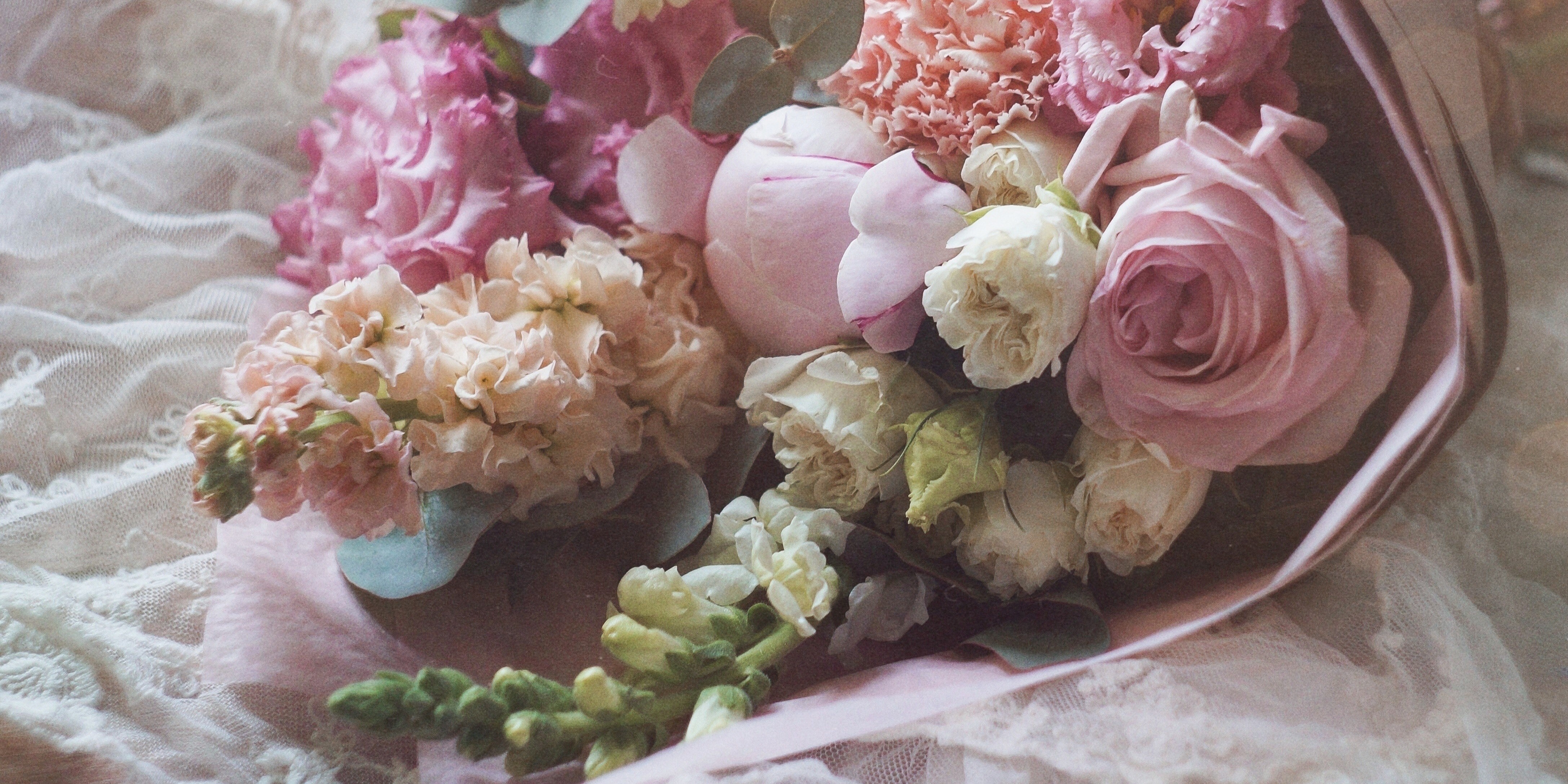 Romantic bouquet arrangement